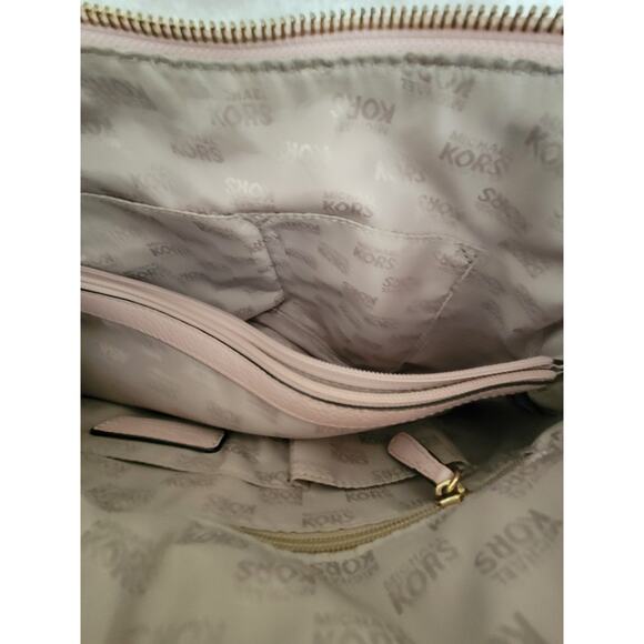 Michael Kors Jet Set Large Pebbled Leather Tote Purse Charm Pockets Beige Logo - Picture 4 of 12